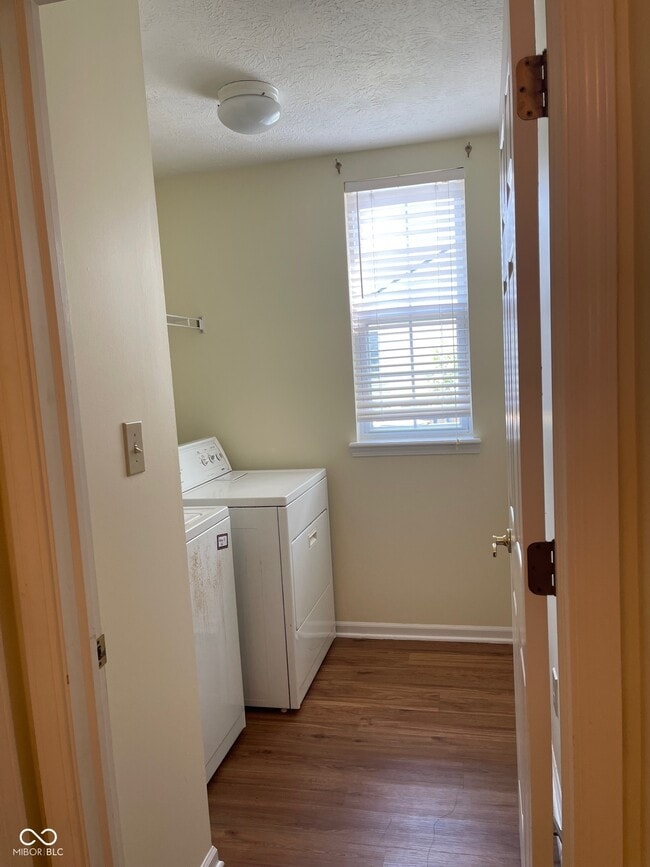 Building Photo - 5806 Tanager Ln