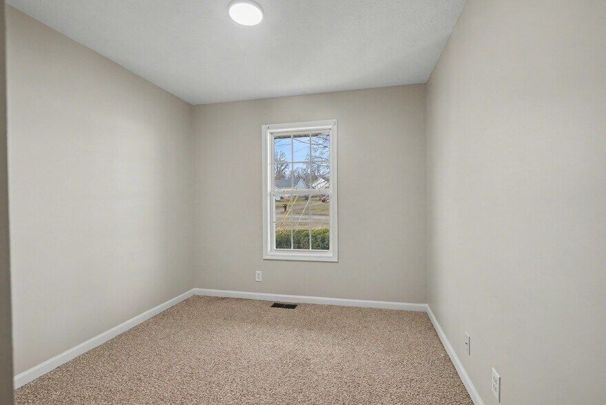 Building Photo - 256 Fritz Cir