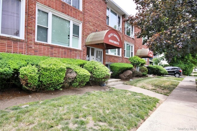Building Photo - 121 Vincent Ave