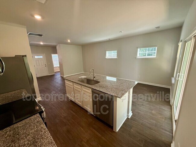 Building Photo - 121 Pendleton Place Way