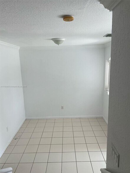 Building Photo - 2460 SE 15th Pl