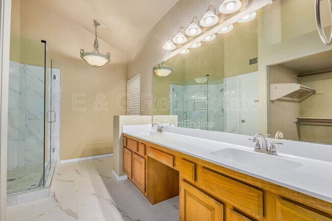 Building Photo - 10060 E San Bernardo Dr