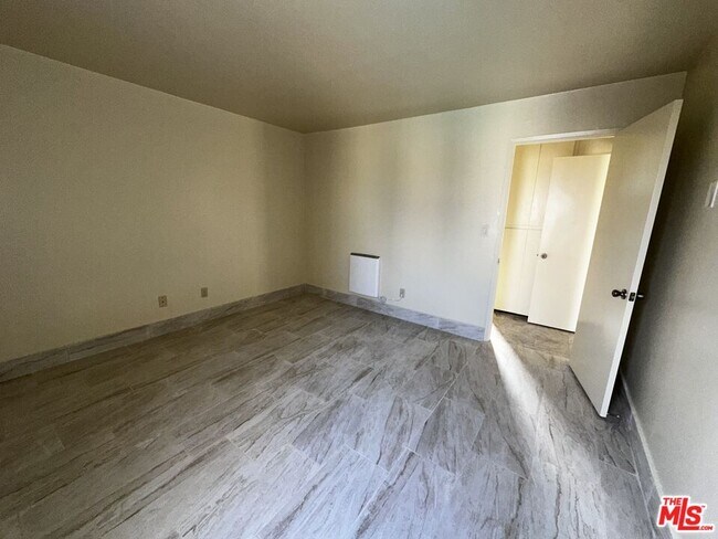 Building Photo - 3422 Maricopa St