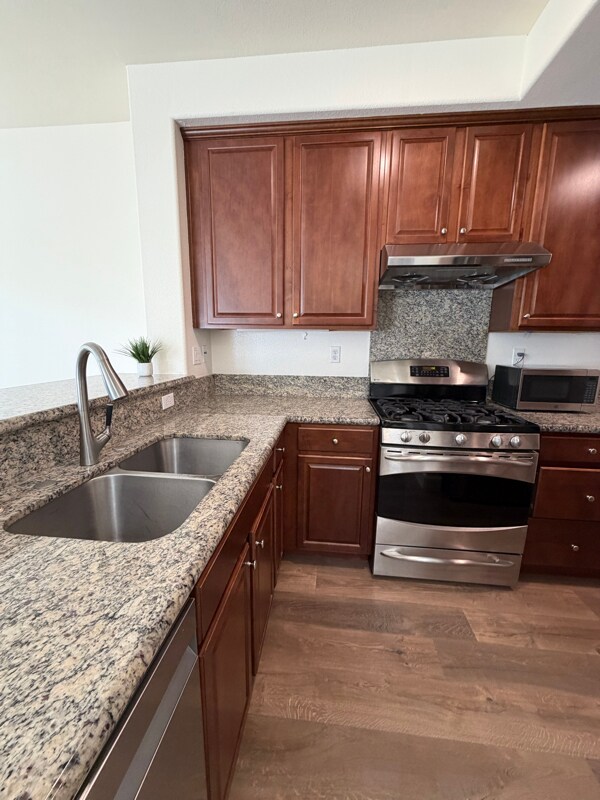 Building Photo - 2390 Brookwood Ave