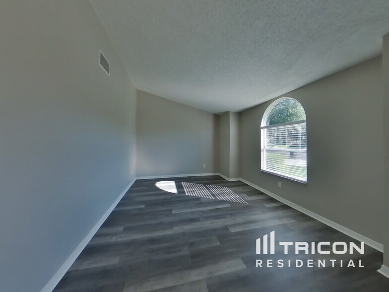 Building Photo - 873 Silversmith Cir