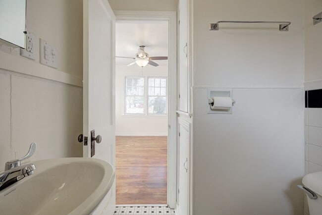 Building Photo - 401 S Berry Rd