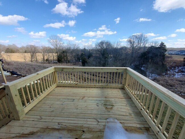 Building Photo - Beautiful, like new home in Mt Juliet with...