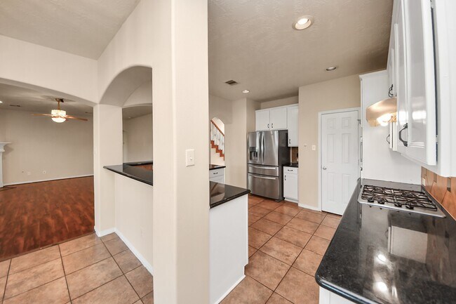 Building Photo - 14311 Lakepointe Bend Ln