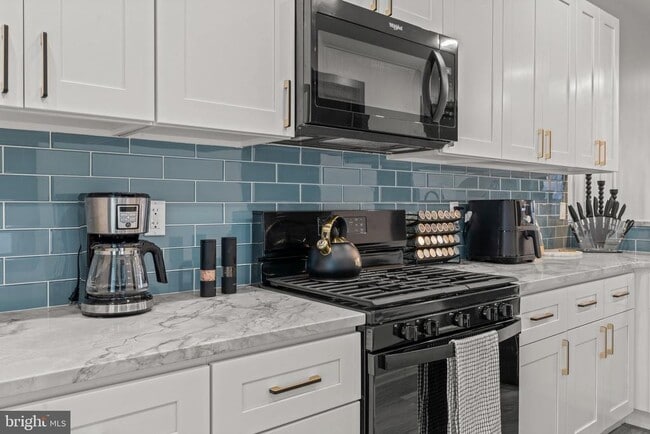 Building Photo - 2232 S 17th St