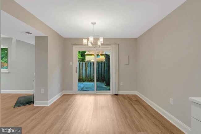 Building Photo - 10676 Myrtle Oak Ct