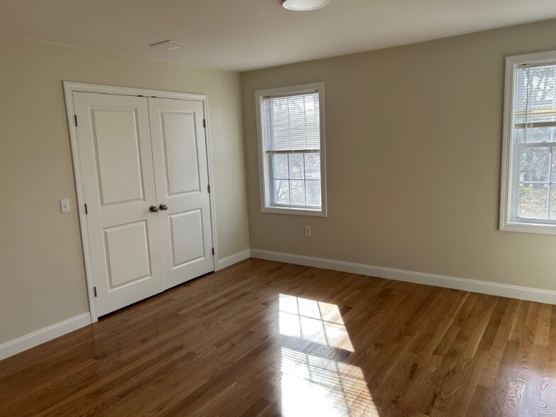 Building Photo - 12 Railroad Ave