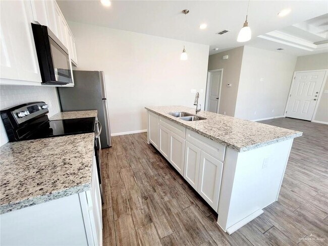 Building Photo - 5801 Sandpiper Ave