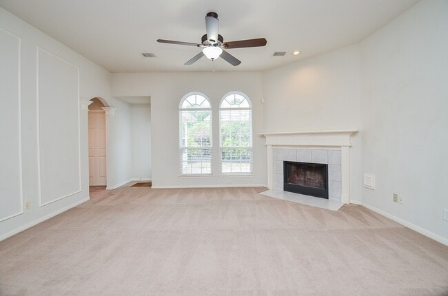 Building Photo - 5819 Mitre Peak Ln