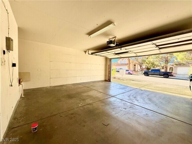 Building Photo - 50 Tidwell Ln