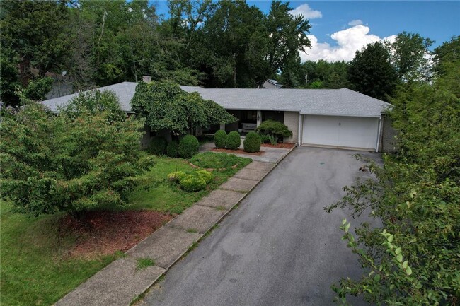 Building Photo - 9 Truman Ct