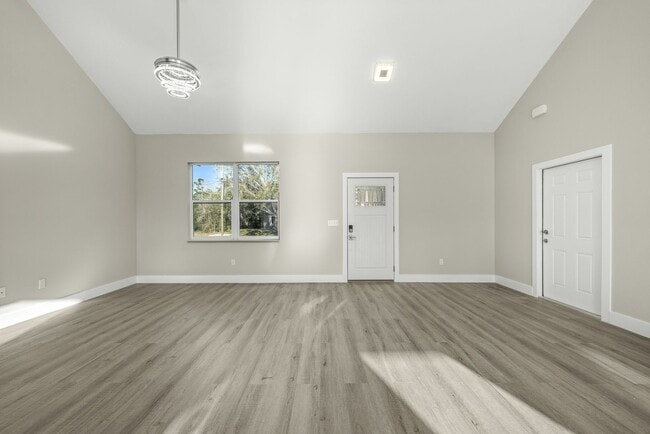 Building Photo - 3 Bedroom Home Located In The Sun N Lake Golf Community