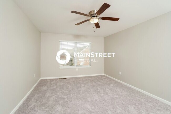Building Photo - 3 Bedroom Pet-Friendly Home in Jeffersonville, IN with Main Street Renewal