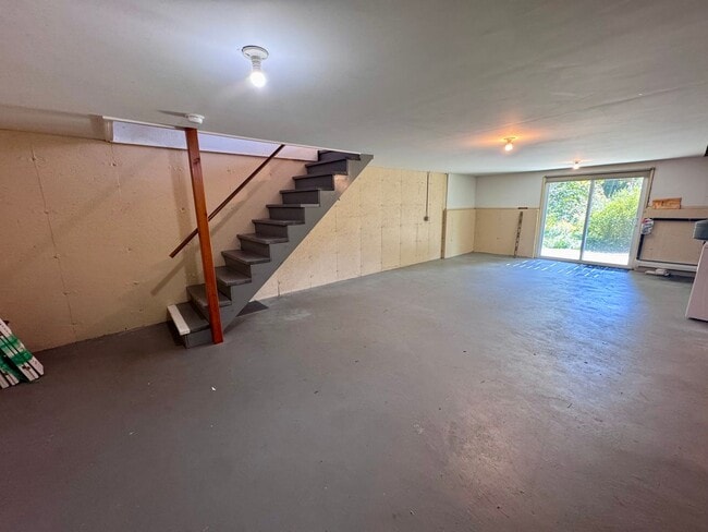 Building Photo - Wonderful 2 Bedroom, 1.5 bathroom condo w/...