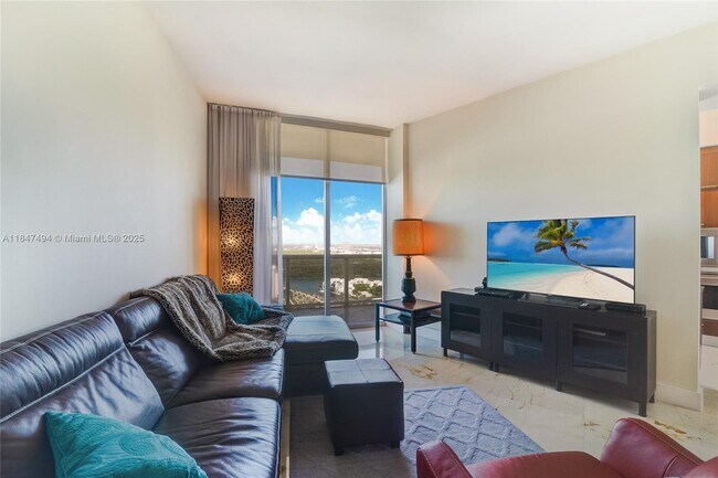 Building Photo - 15901 Collins Ave