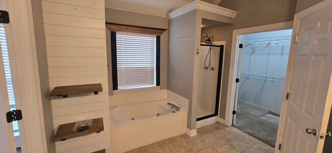 Building Photo - 1004 Creole Dr