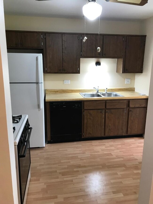 Building Photo - 232 Driftwood Ln