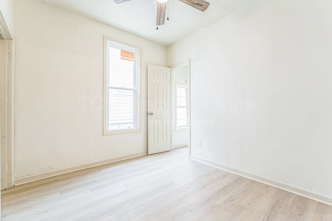 Building Photo - 419 Walnut Ave