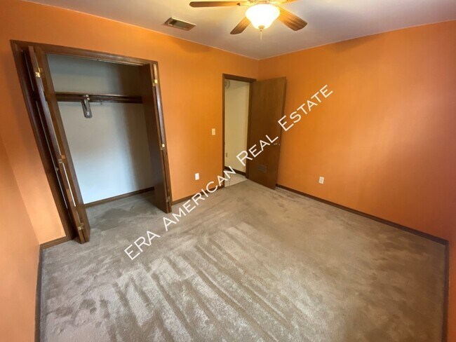 Building Photo - 520 Kumquat Ave
