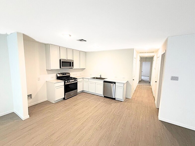 Building Photo - 6626 Coquina Cv