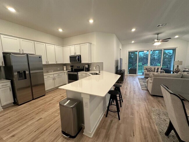 Building Photo - 421 Peace Pipe Way