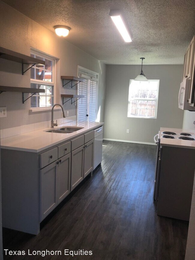 Building Photo - 1053-1055 Cottonwood Trail