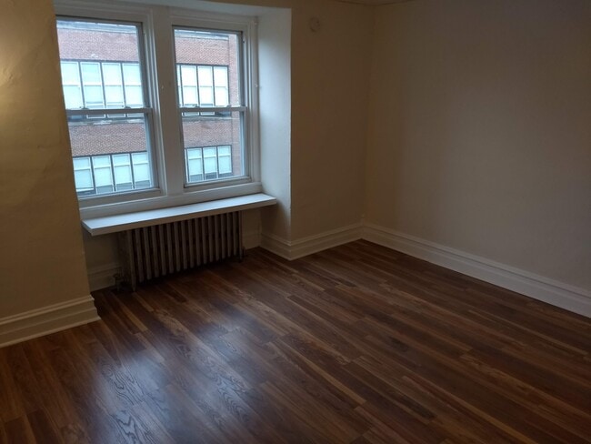 Building Photo - 424 N Jordan St