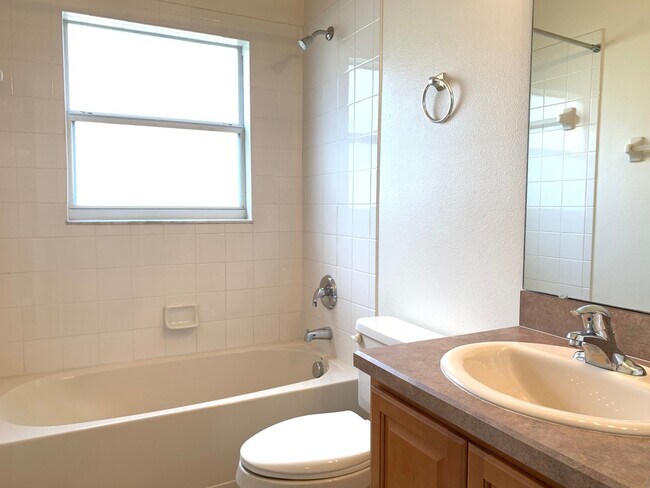 Building Photo - 3/2 Home for Rent in Bellalago