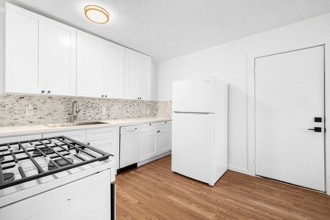 Building Photo - 2108 Camille St