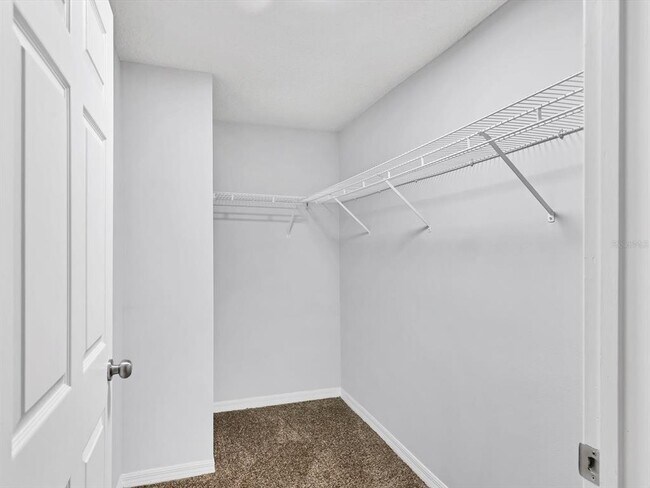 Building Photo - 5551 Bentgrass Dr