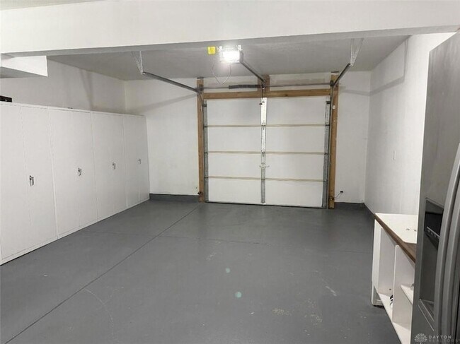 Building Photo - 1004 Parklake Row