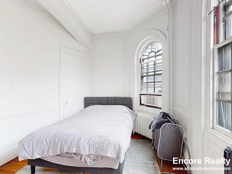 Building Photo - 1 Gloucester St