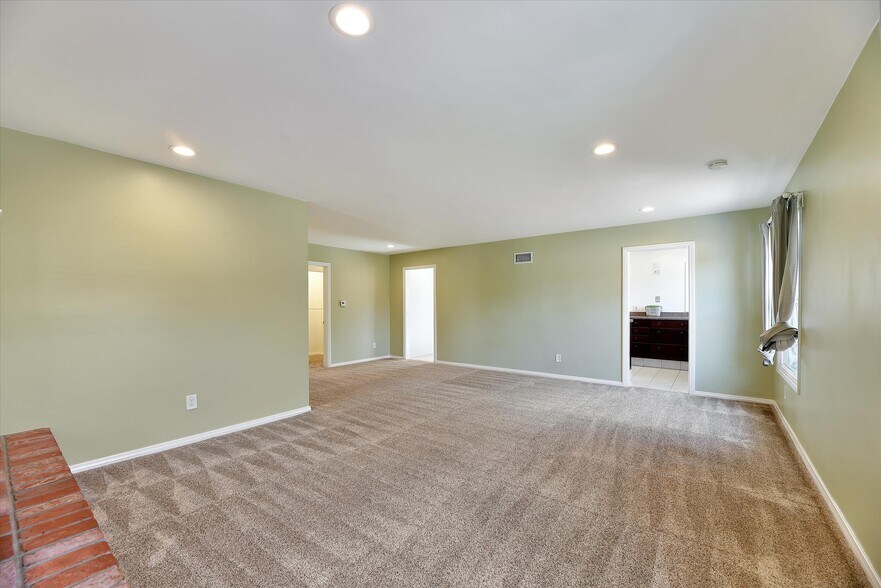 Building Photo - 5341 Waring Rd