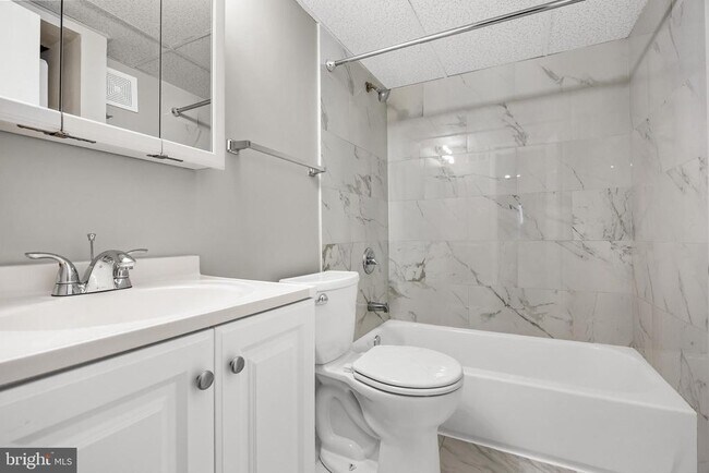 Building Photo - 25 S Church Rd