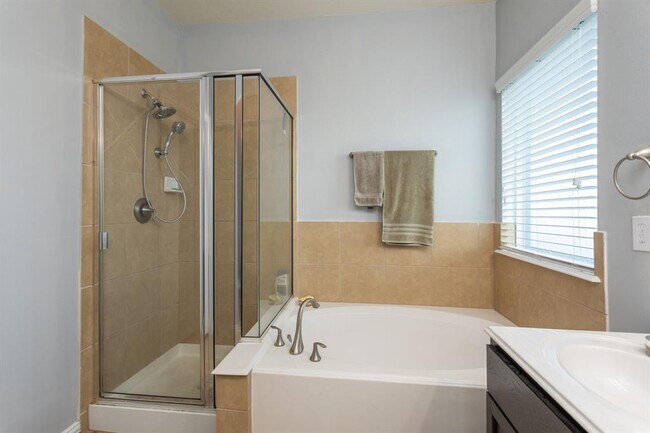 Building Photo - 3056 Winterberry Ln