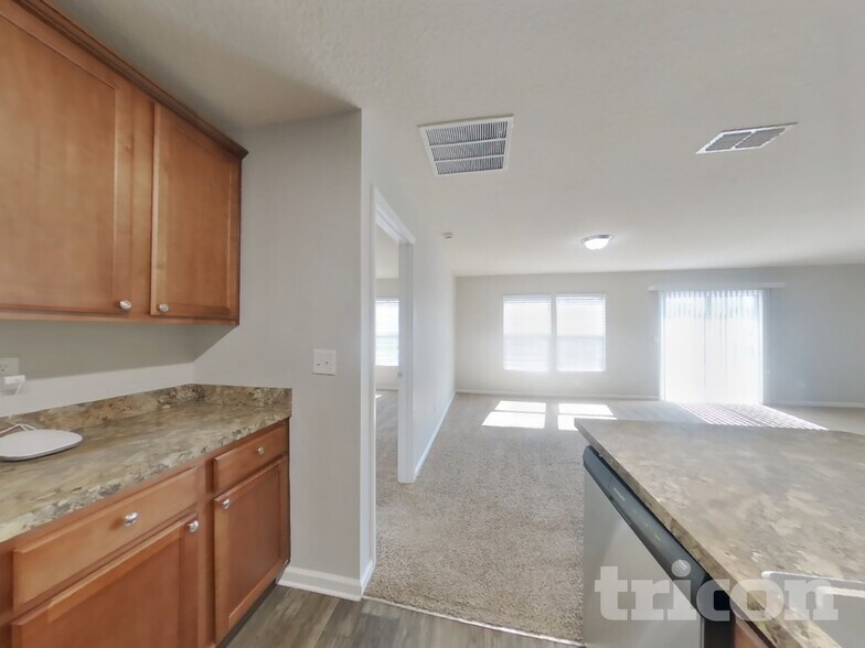 Building Photo - 464 Harley Dr