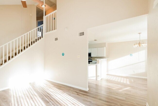 Building Photo - 5907 Beaconridge Dr