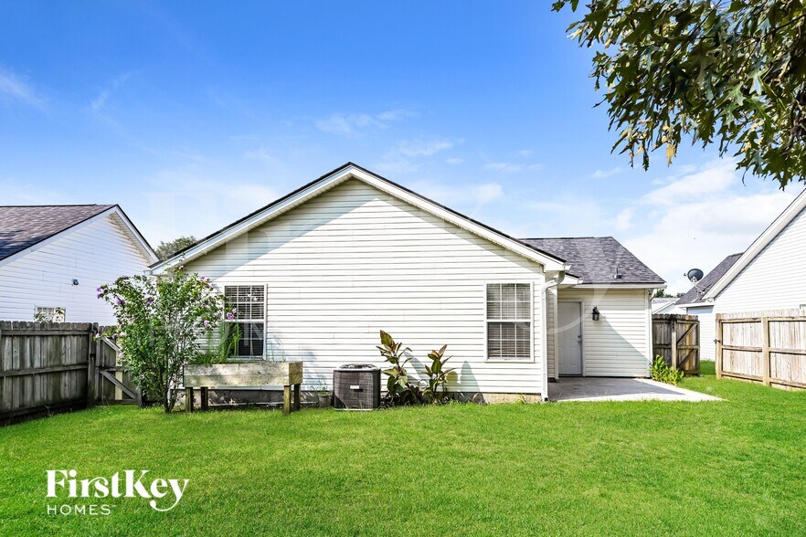 Building Photo - 118 Wilton St