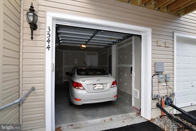 Building Photo - 3544 Briarwood Dr