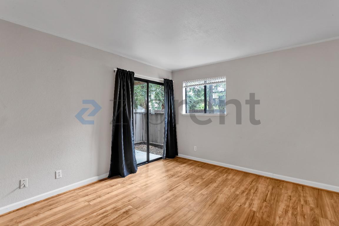 Building Photo - Unit 25