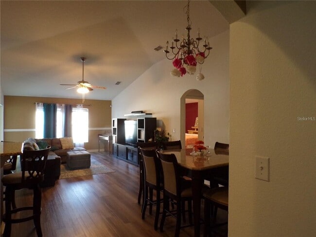 Building Photo - 10509 Bull Grass Dr