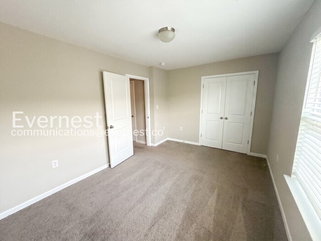 Building Photo - Limited Time Special Offer / 3 Bed, 2.5 Bath Home with Garage / Pet-Friendly / Vouchers Accepted ...