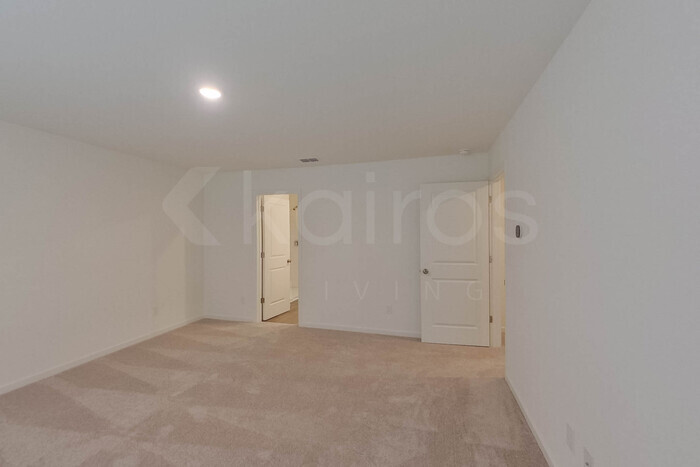 Building Photo - 109 Flat Rock Ml Trl