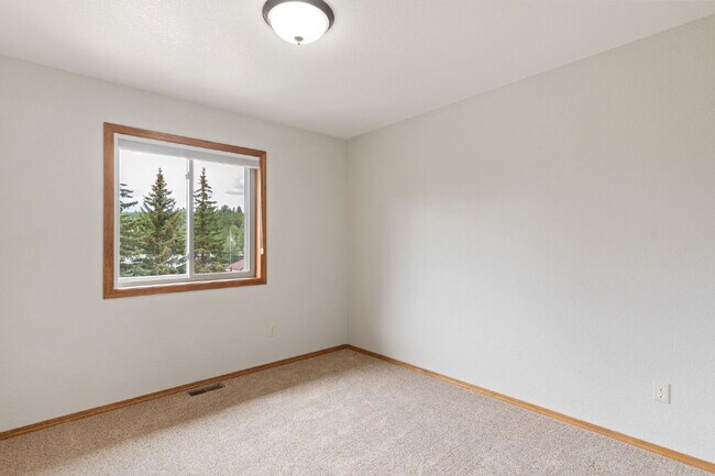Building Photo - Rare Woodland Park Rental with RV Parking,...