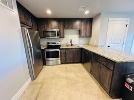 Building Photo - 583 N 400 E