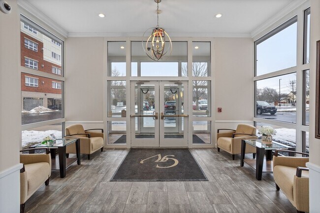 Building Photo - 527 Pawtucket Blvd